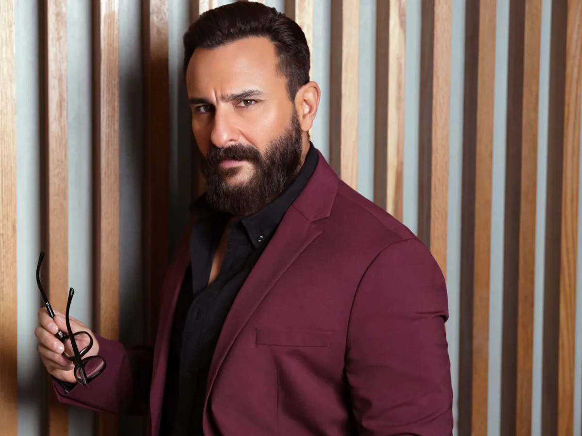 Saif Ali Khan Attacked: 6 Stab Wounds 1 Saif Ali Khan
